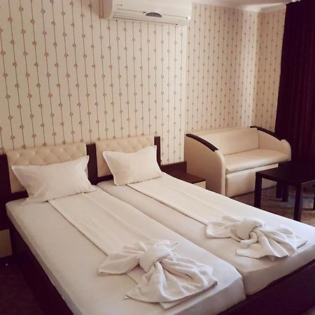 Guest House Saint Apostol Nesebar Esterno foto